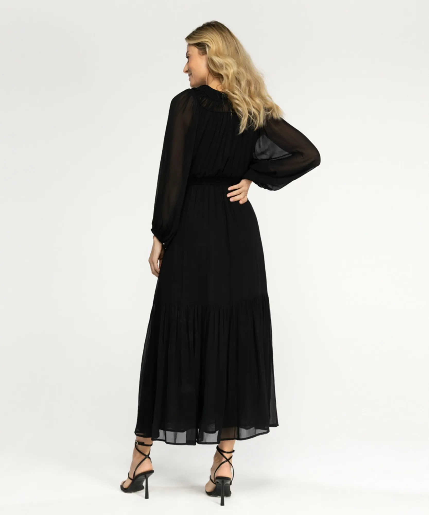 Donatella Black-IBANA Online